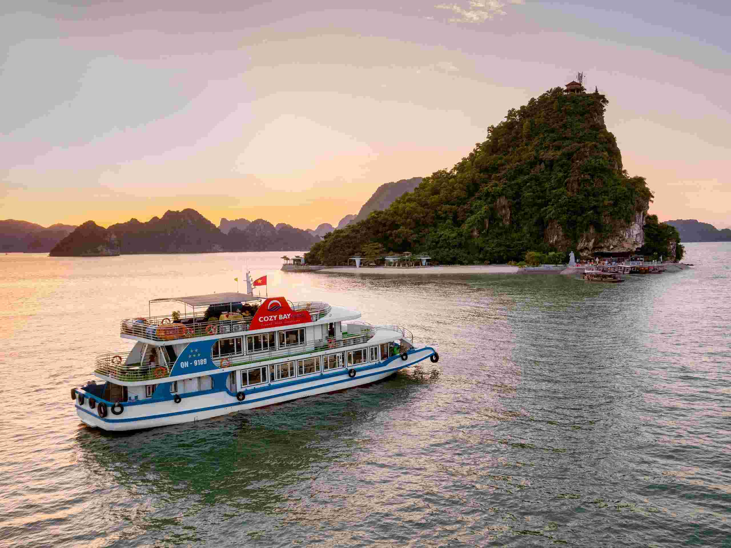 Tour du lịch 1 ngày Hà Nội - Vịnh Hạ Long du thuyền 5 sao Cozy Cruise